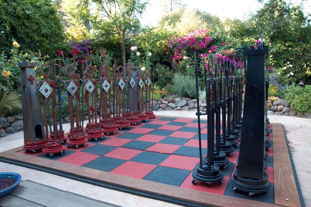 Marvin Avenue Chess Club: sculpture by Hardy Jones